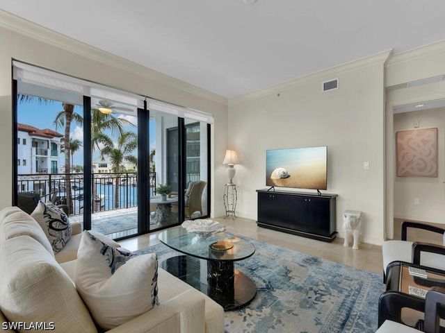 1490 5th AVE S 200A, Naples, FL 34102