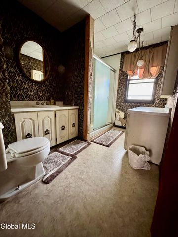 16 Grove Avenue, Glens Falls, NY 12801