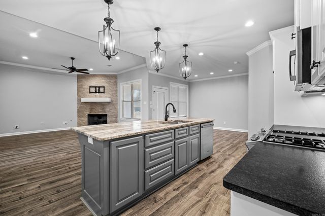 9824 Oak Forest Lane, Sherwood, AR 72120