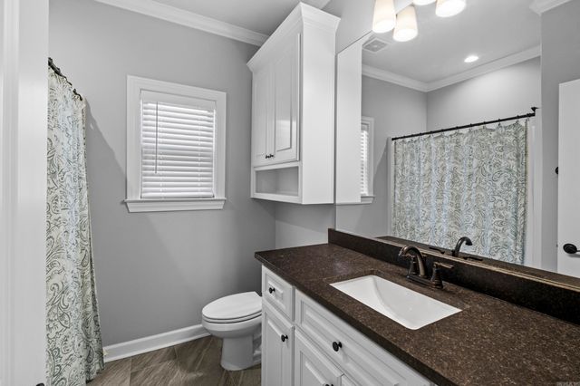 9824 Oak Forest Lane, Sherwood, AR 72120