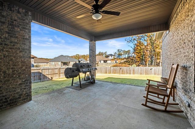 9824 Oak Forest Lane, Sherwood, AR 72120