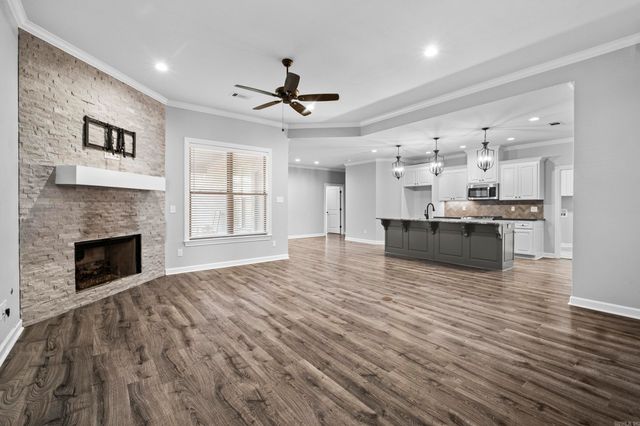 9824 Oak Forest Lane, Sherwood, AR 72120