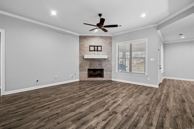 9824 Oak Forest Lane, Sherwood, AR 72120