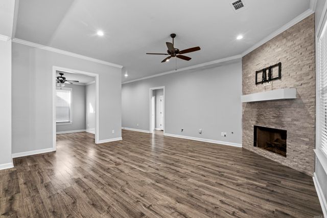 9824 Oak Forest Lane, Sherwood, AR 72120