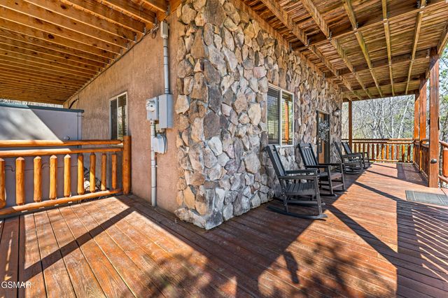 2971 Drue Fox Way, Sevierville, TN 37862