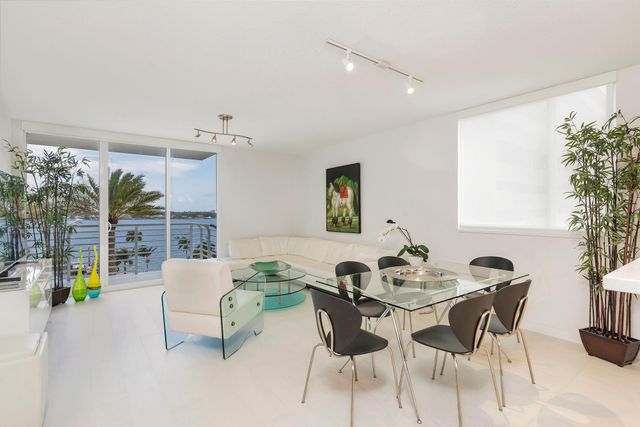 1551 N Flagler Drive 711, West Palm Beach, FL 33401