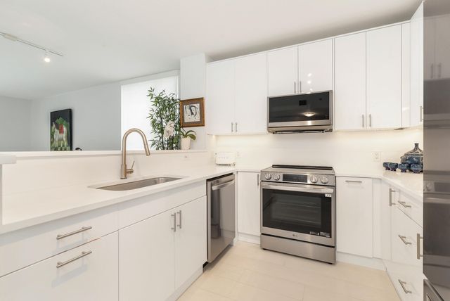 1551 N Flagler Drive 711, West Palm Beach, FL 33401