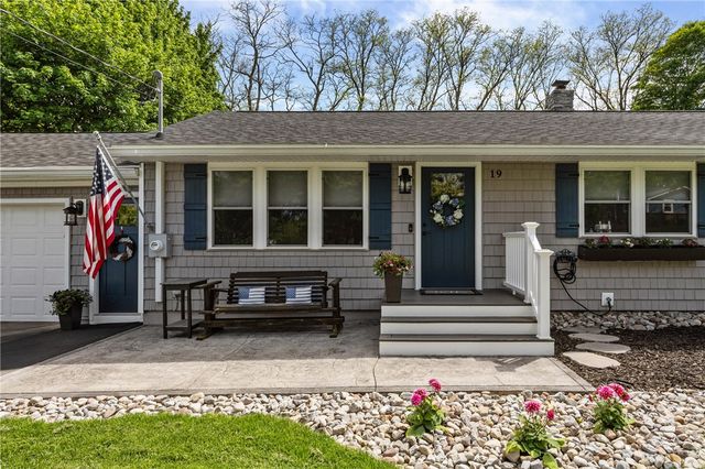19 Dryer Avenue, Victor, NY 14564