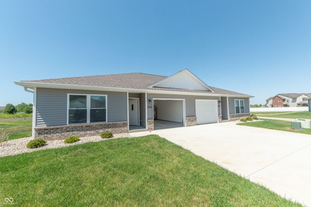 1592 W Paula Drive, Columbus, IN 47201