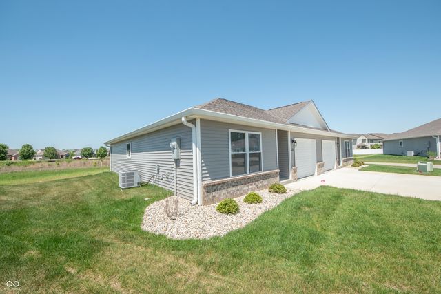 1592 W Paula Drive, Columbus, IN 47201