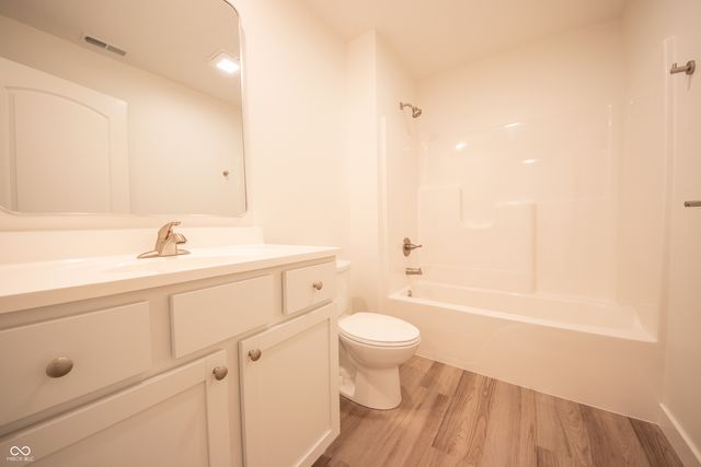 1592 W Paula Drive, Columbus, IN 47201