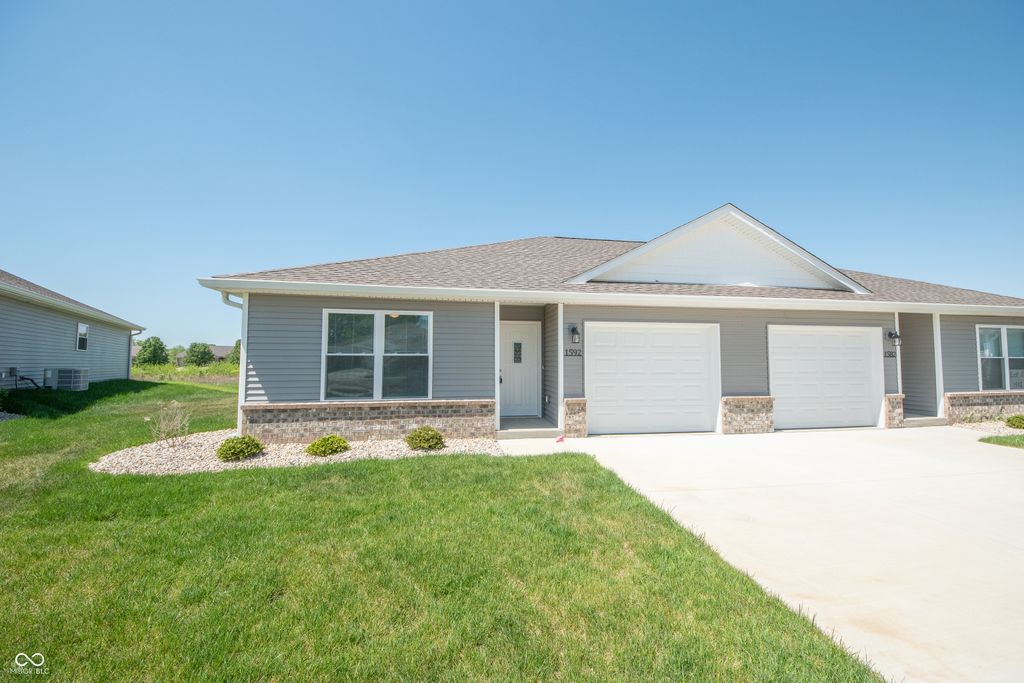 1592 W Paula Drive, Columbus, IN 47201