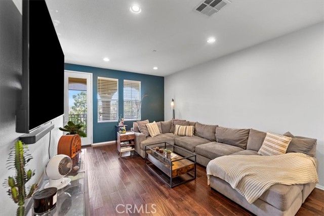 955 Sweetbriar Lane E, Azusa, CA 91702