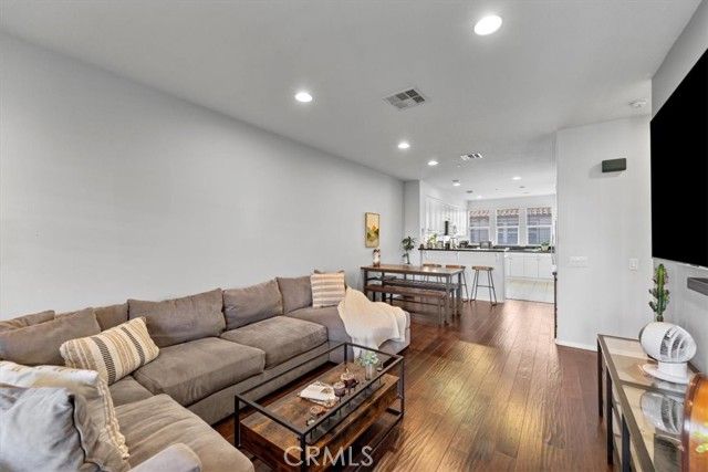 955 Sweetbriar Lane E, Azusa, CA 91702