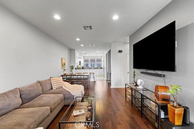 955 Sweetbriar Lane E, Azusa, CA 91702