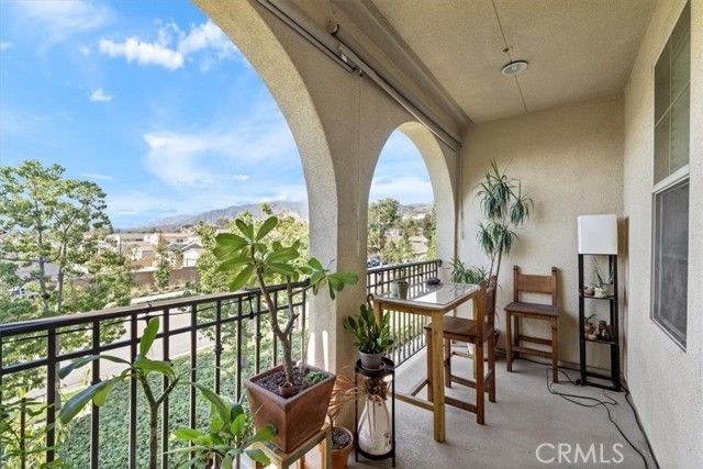 955 Sweetbriar Lane E, Azusa, CA 91702