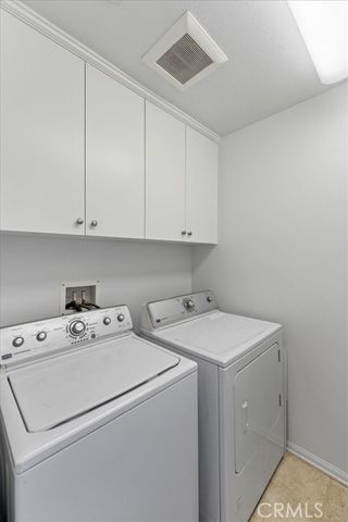 955 Sweetbriar Lane E, Azusa, CA 91702