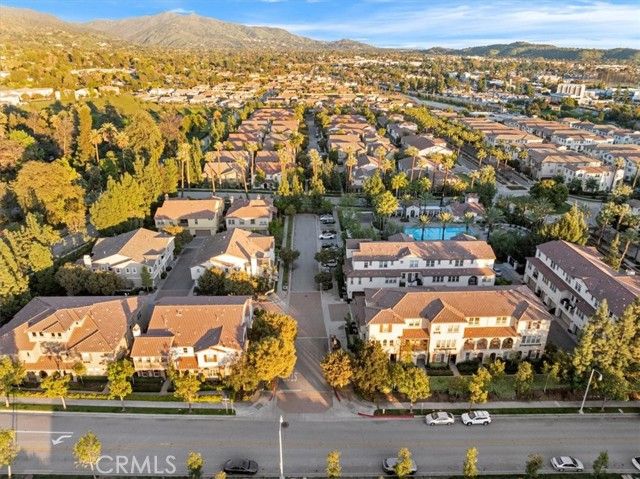 955 Sweetbriar Lane E, Azusa, CA 91702