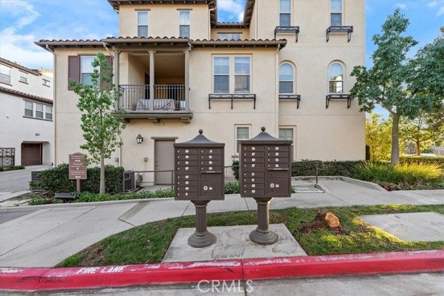 955 Sweetbriar Lane E, Azusa, CA 91702