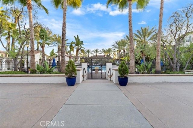 955 Sweetbriar Lane E, Azusa, CA 91702