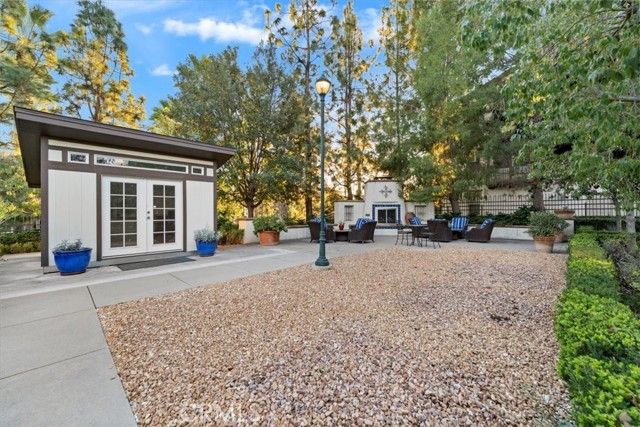 955 Sweetbriar Lane E, Azusa, CA 91702