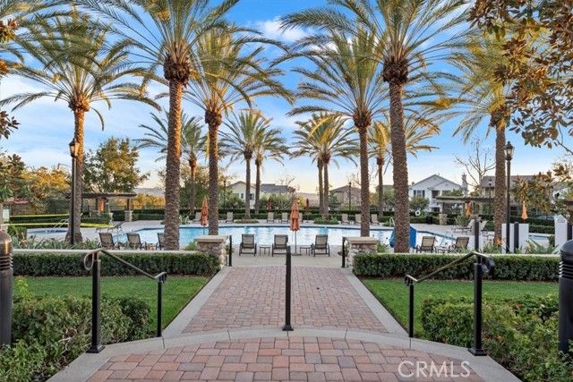 955 Sweetbriar Lane E, Azusa, CA 91702