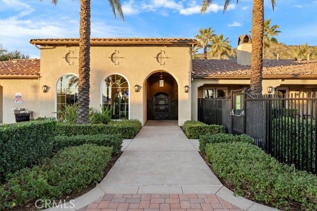 955 Sweetbriar Lane E, Azusa, CA 91702