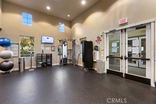 955 Sweetbriar Lane E, Azusa, CA 91702