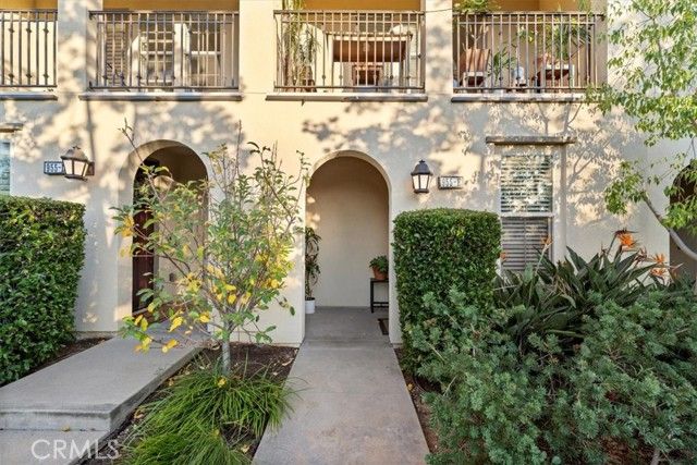 955 Sweetbriar Lane E, Azusa, CA 91702