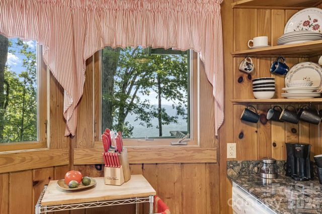203 Laurel Lane, Little Switzerland, NC 28749