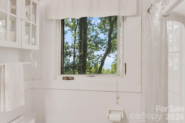 203 Laurel Lane, Little Switzerland, NC 28749