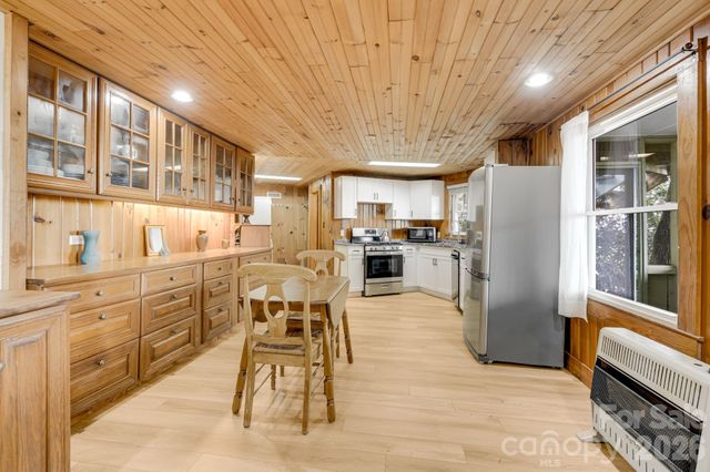 203 Laurel Lane, Little Switzerland, NC 28749