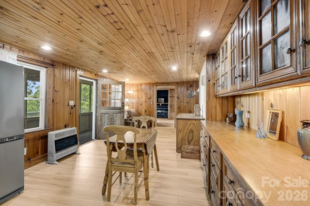 203 Laurel Lane, Little Switzerland, NC 28749