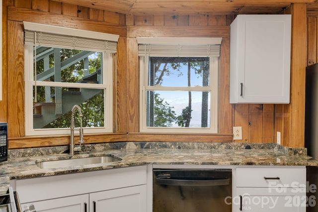 203 Laurel Lane, Little Switzerland, NC 28749