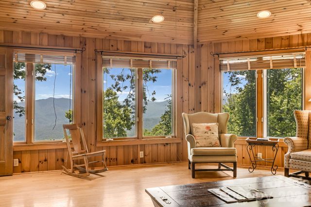 203 Laurel Lane, Little Switzerland, NC 28749