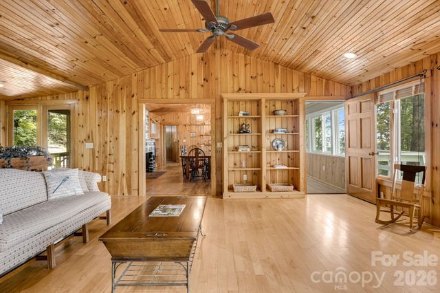203 Laurel Lane, Little Switzerland, NC 28749