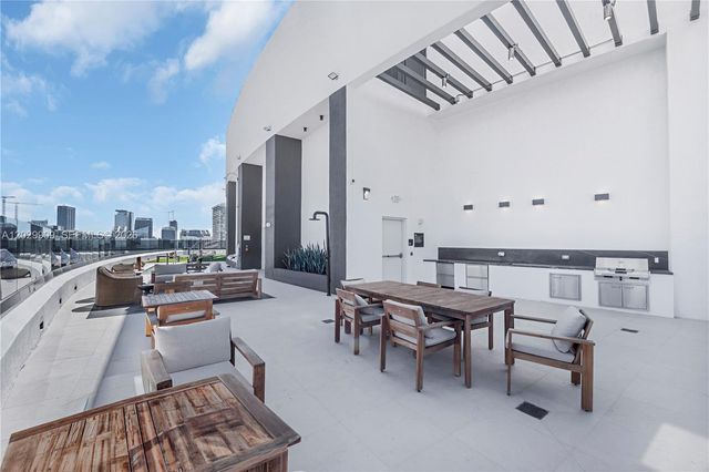 225 N Miami 3109 3109, Miami, FL 33128
