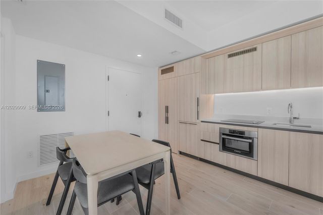 225 N Miami 3109 3109, Miami, FL 33128