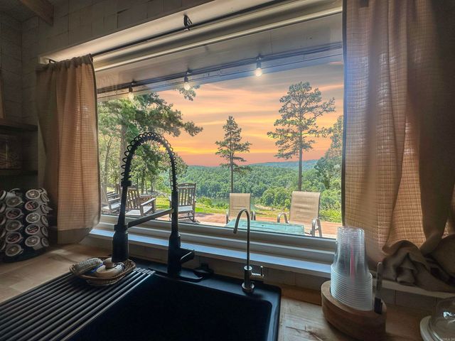 170 Lynn Creek Dr, Fairfield Bay, AR 72088