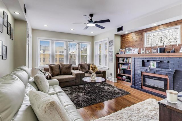 1337 S Austin Boulevard, Cicero, IL 60804