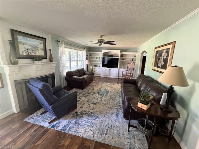 921 N Franklin Road, Mount Airy, NC 27030