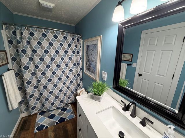921 N Franklin Road, Mount Airy, NC 27030