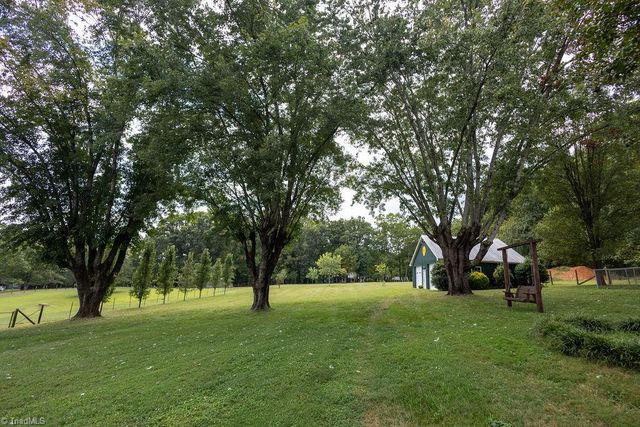 921 N Franklin Road, Mount Airy, NC 27030