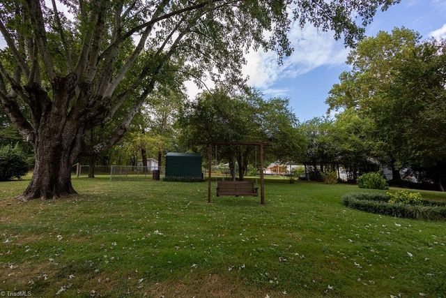 921 N Franklin Road, Mount Airy, NC 27030