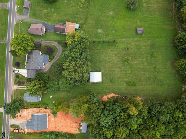 921 N Franklin Road, Mount Airy, NC 27030