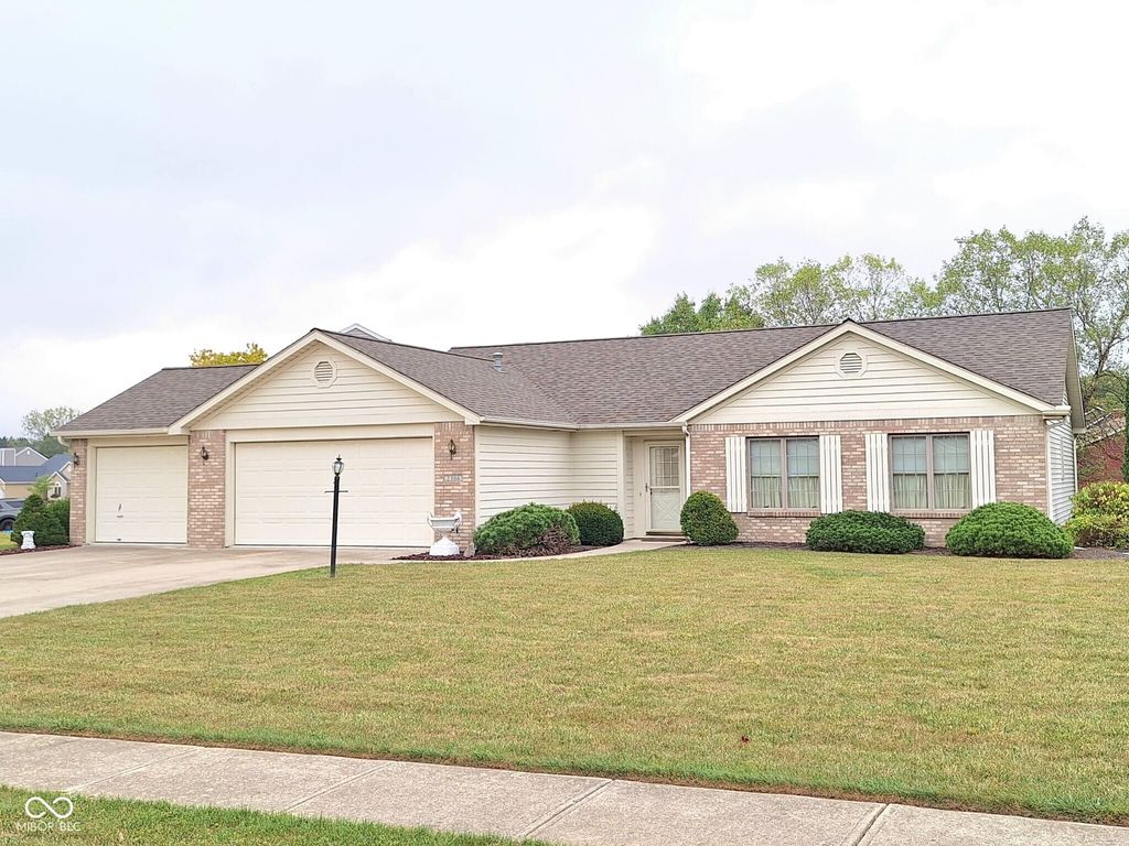 2306 Laforge Lane, Auburn, IN 46706
