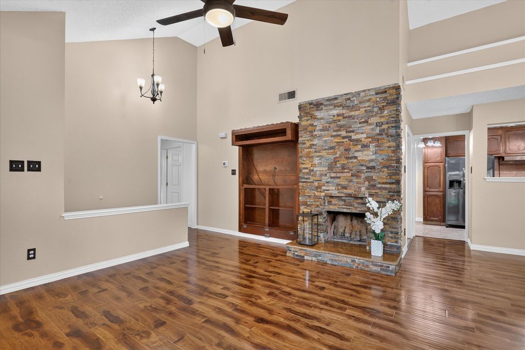 10634 Tall Oak Drive, Fort Worth, TX 76108 — photo 2