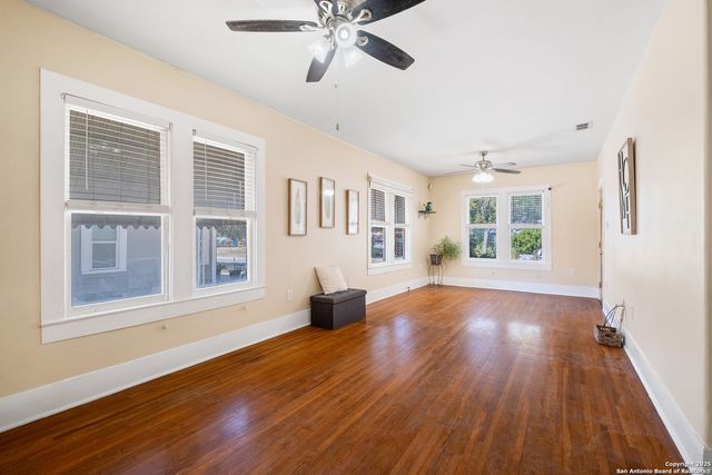 428 W LULLWOOD AVE, San Antonio, TX 78212