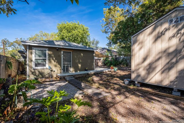 428 W LULLWOOD AVE, San Antonio, TX 78212