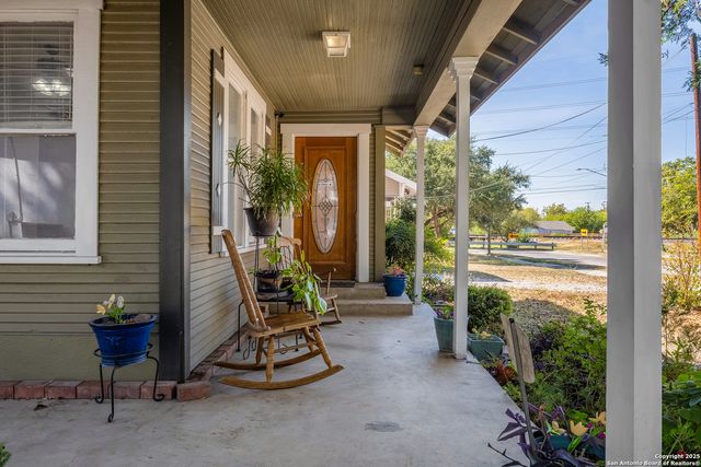 428 W LULLWOOD AVE, San Antonio, TX 78212